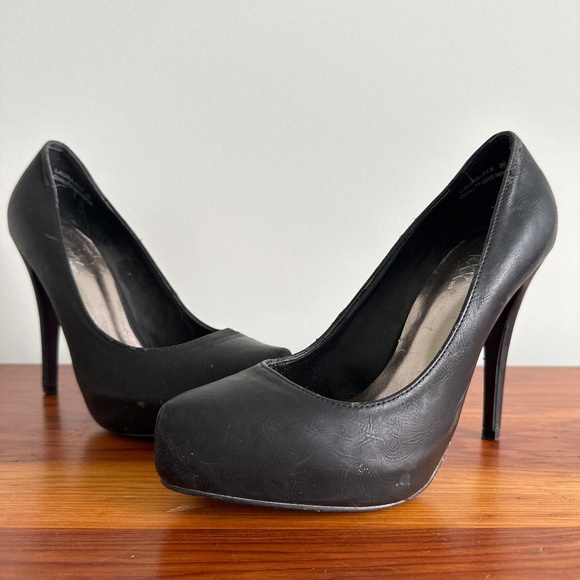 High heels - Picture 1 of 1
